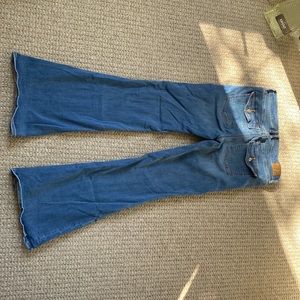 Bootcut jeans with square pockets
